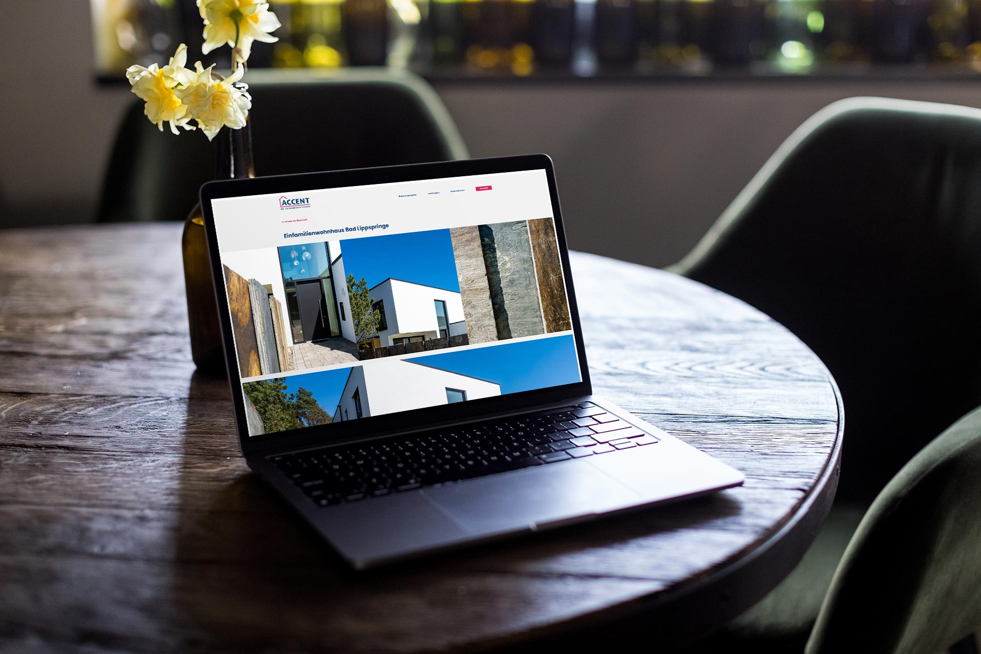 Ansicht einer Hausbau-Referenz auf einem Tablet